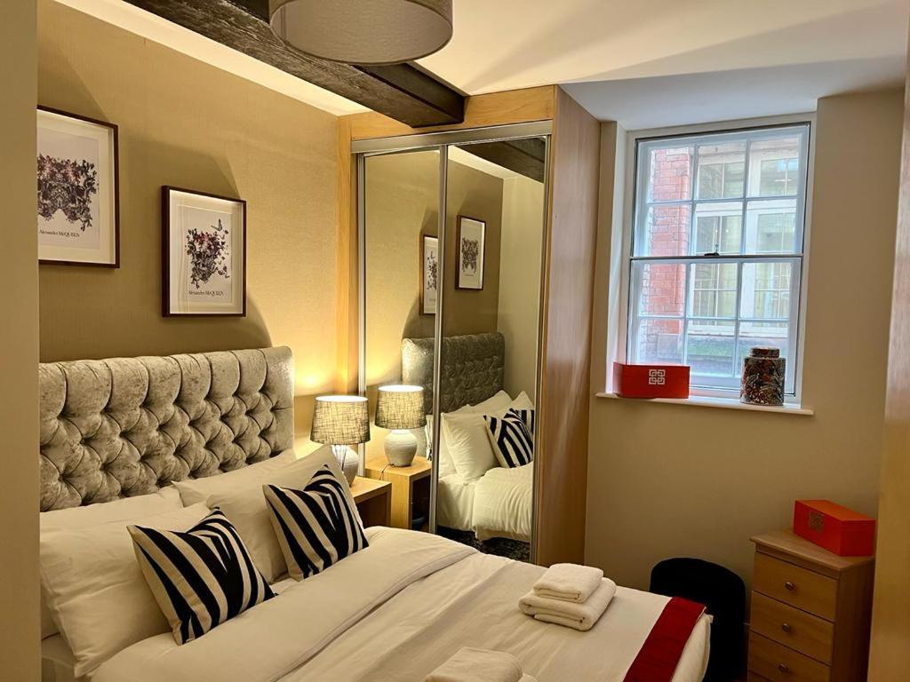 Beautiful Centre 2 Bedroomed Apartment *